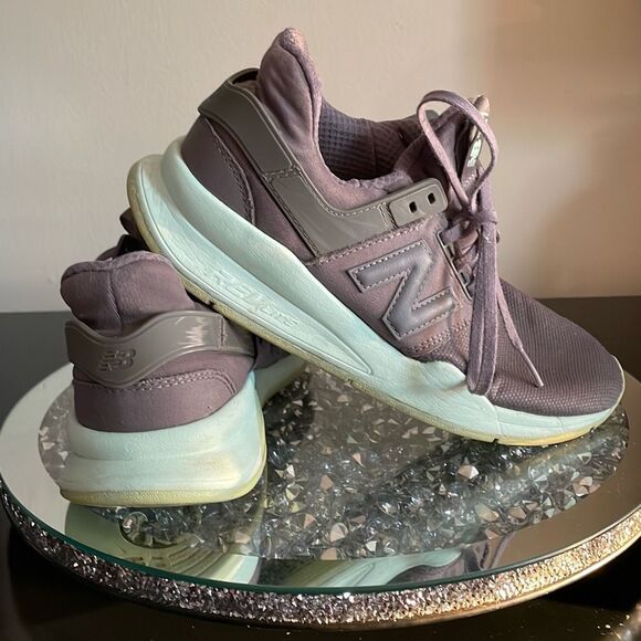 New balance Mint green grey jogging running sneakers women’s size 7.5 preowned - Picture 1 of 15